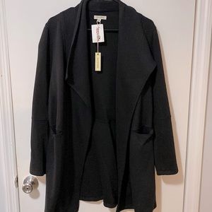 Lightweight opened sweater jacket
